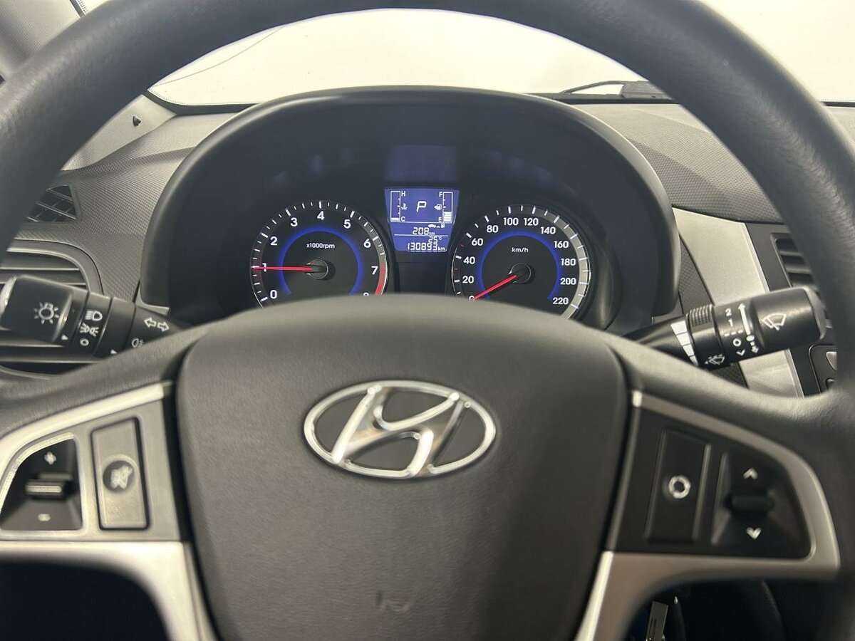 Купить Hyundai Solaris, 2015, 130 893 км, фото №11