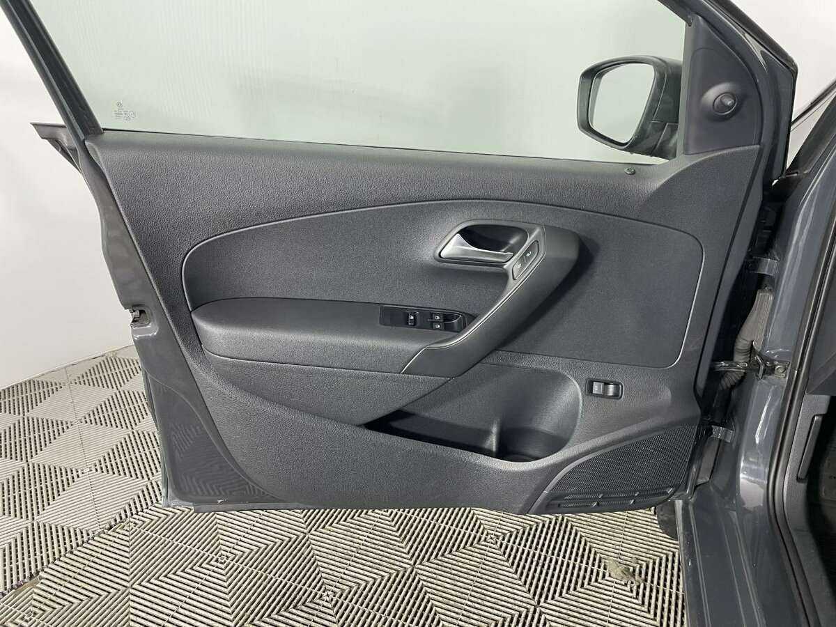 Купить Volkswagen Polo, 2013, 119 758 км, фото №8