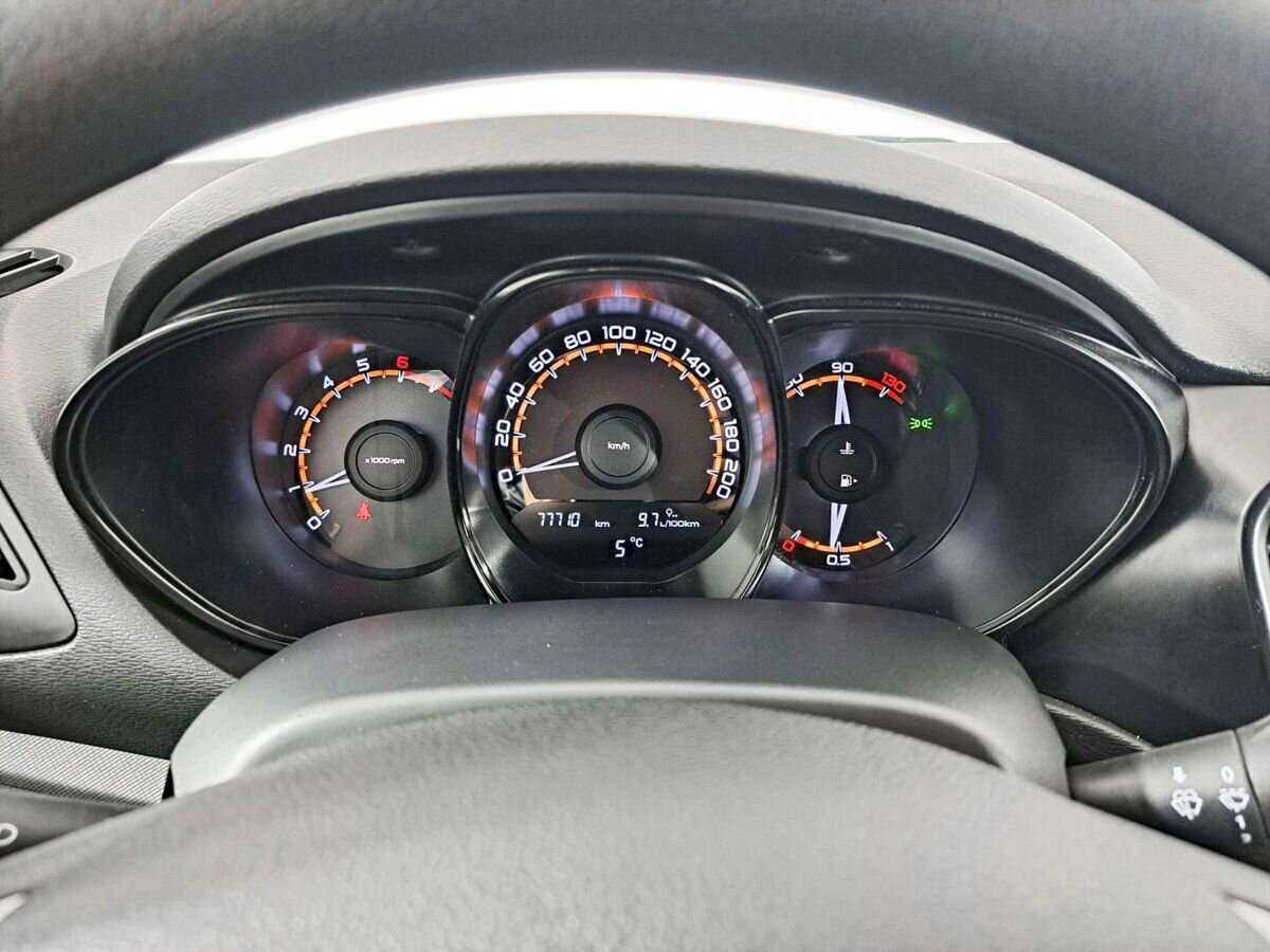 Купить Lada (ВАЗ) Vesta SW, 2019, 77 710 км, фото №11