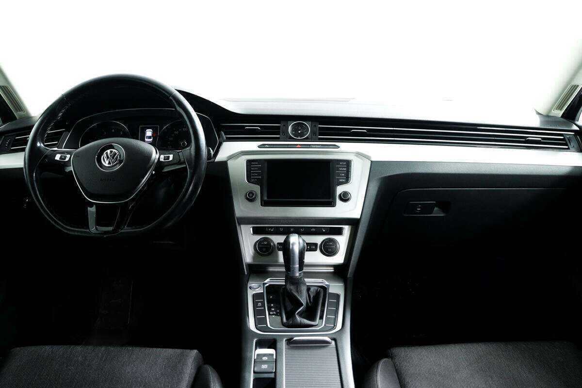 Купить Volkswagen Passat, 2016, 130 800 км, фото №11