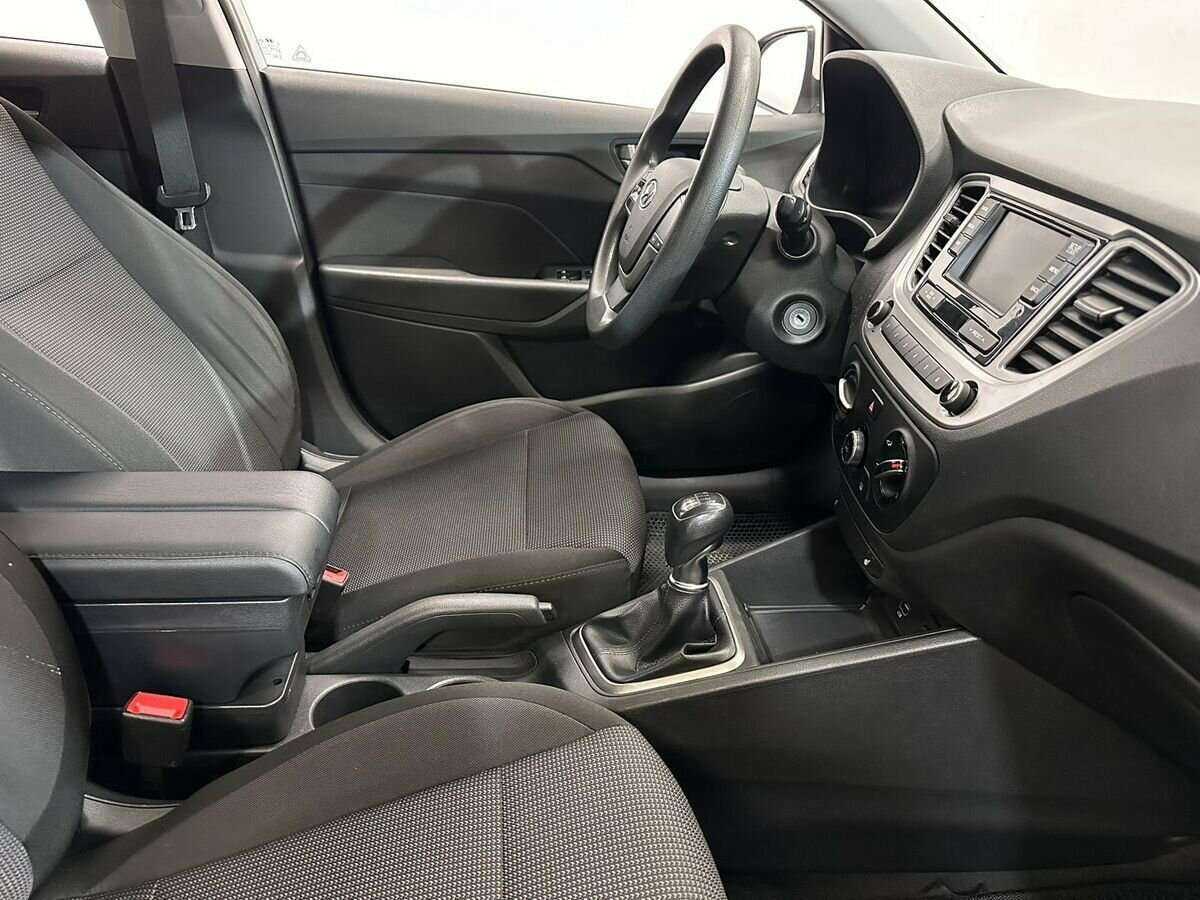 Купить Hyundai Solaris, 2019, 59 500 км, фото №9