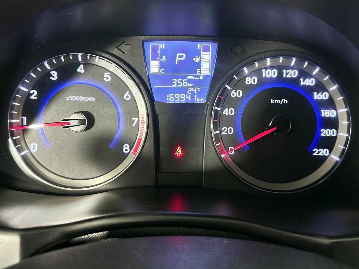 Купить Hyundai Solaris, 2015, 169 939 км, фото №11