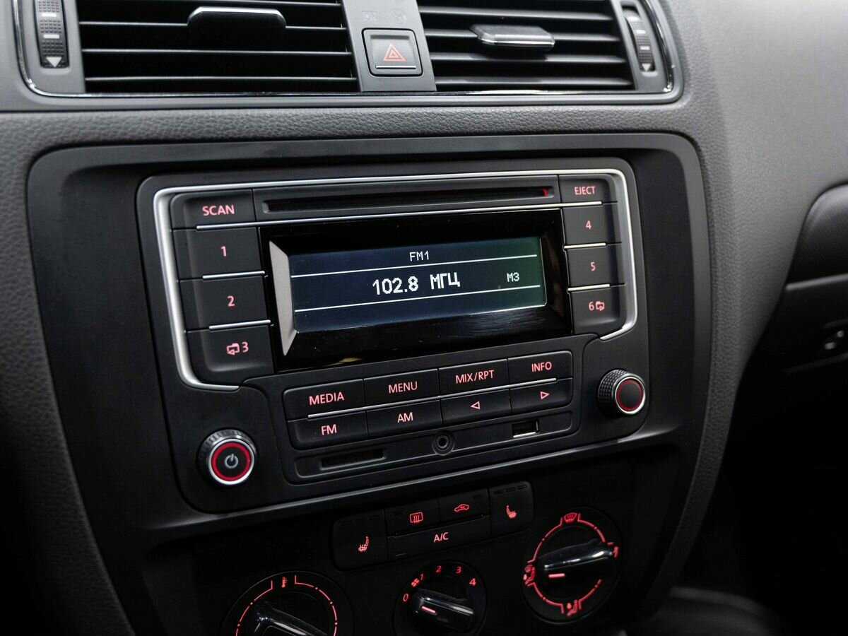 Купить Volkswagen Jetta, 2015, 121 915 км, фото №16