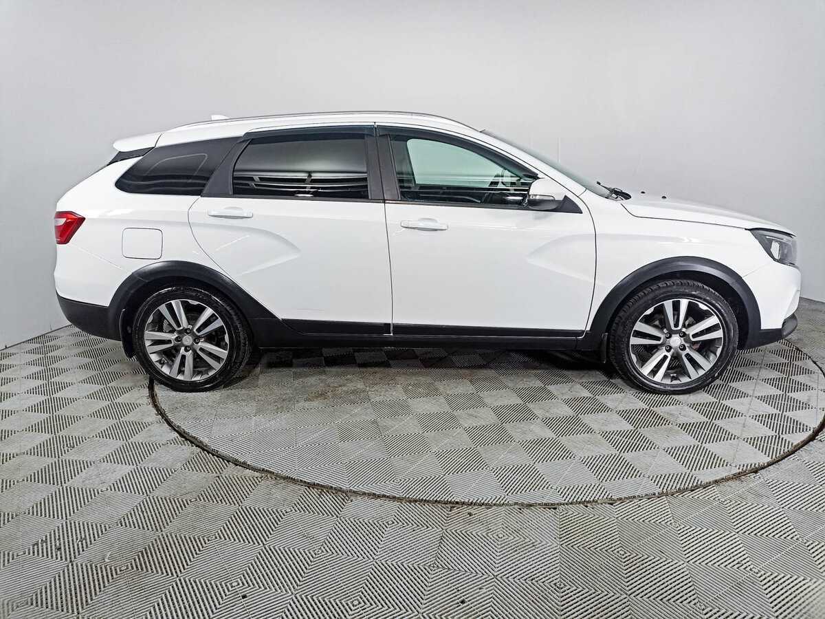 Купить Lada (ВАЗ) Vesta SW Cross, 2017, 100 241 км, фото №4