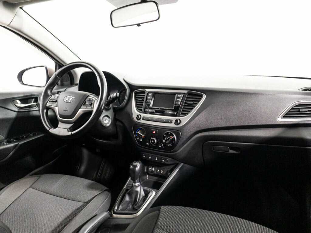 Купить Hyundai Solaris, 2018, 69 341 км, фото №9