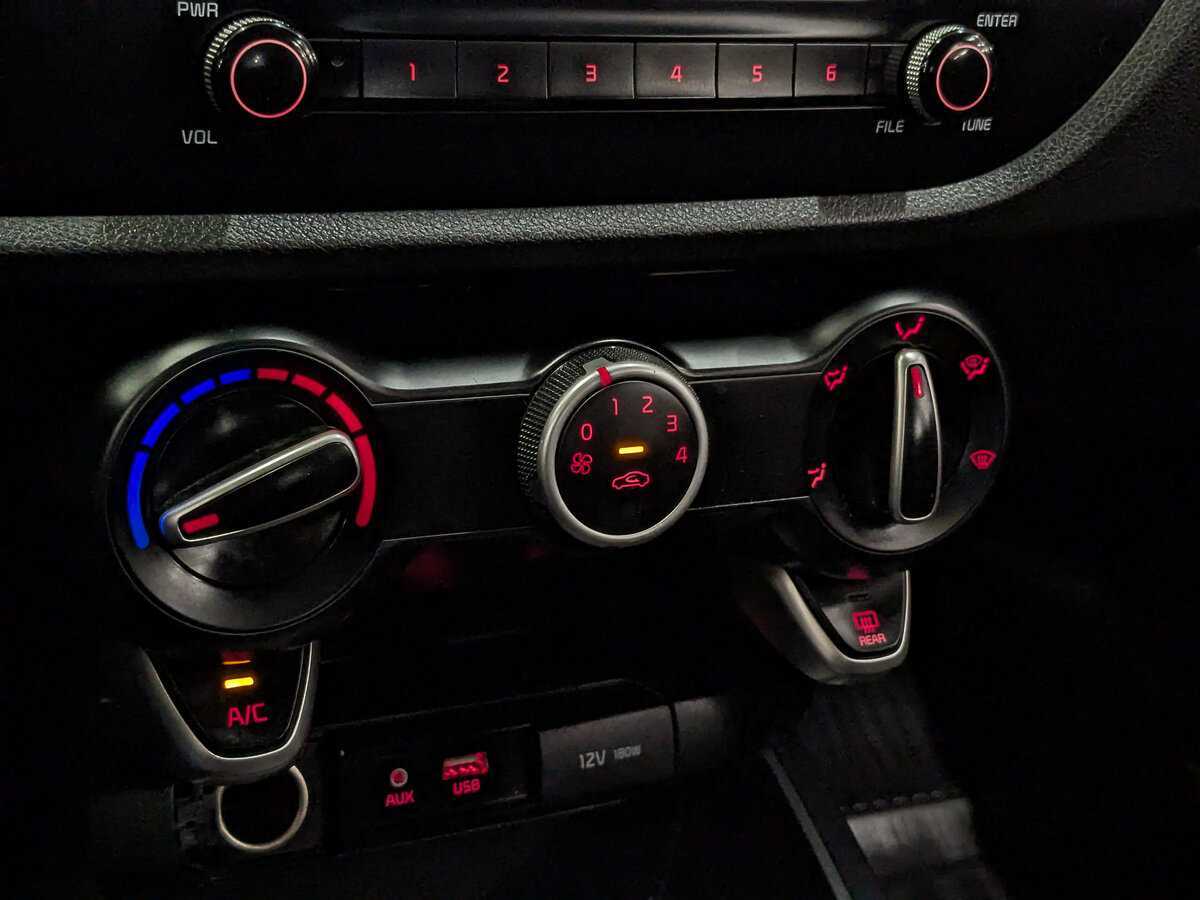 Купить Kia Rio X-Line, 2019, 177 890 км, фото №20