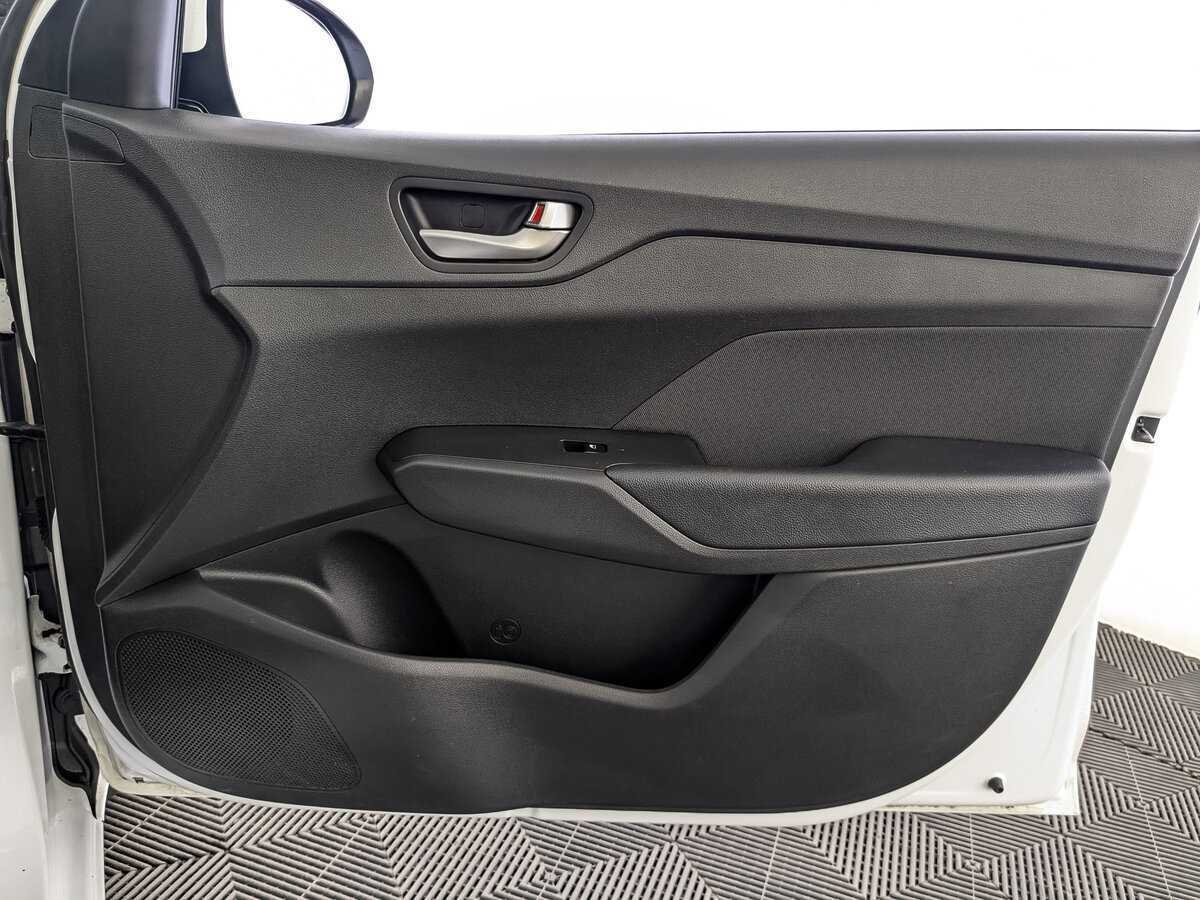 Купить Hyundai Solaris, 2017, 147 719 км, фото №22