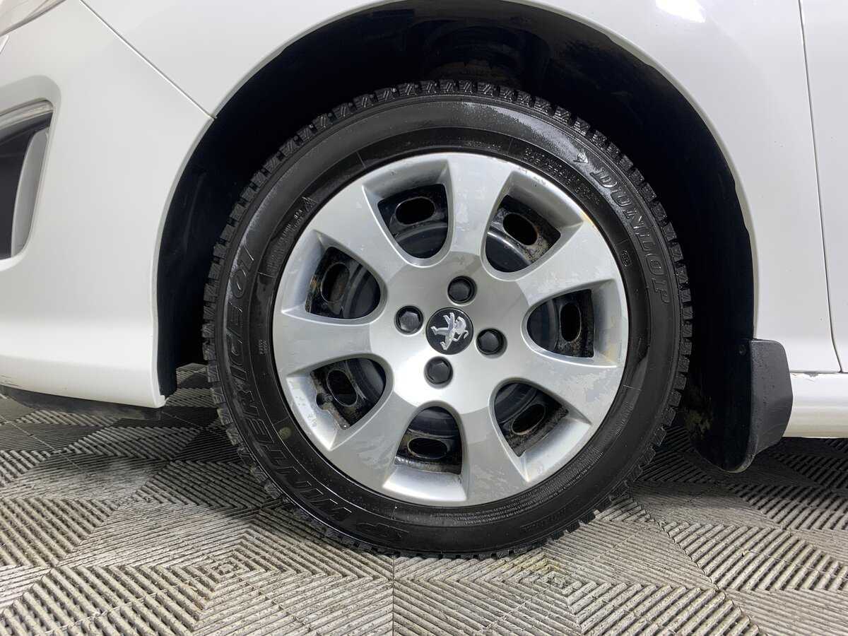 Купить Peugeot 308, 2012, 144 672 км, фото №9