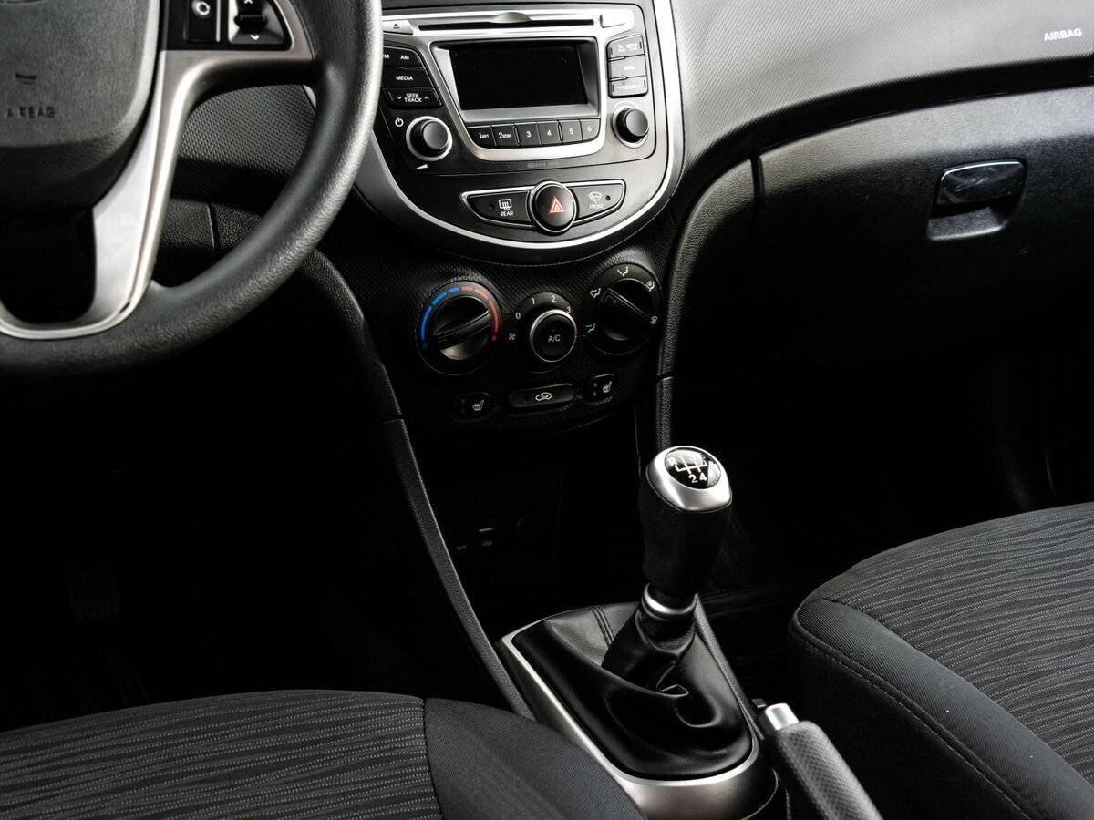 Купить Hyundai Solaris, 2016, 112 982 км, фото №10