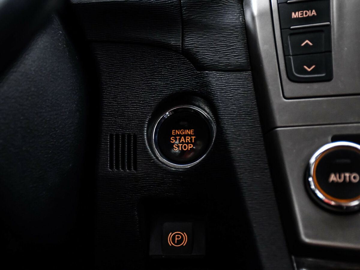 Купить Toyota Avensis III Рестайлинг, 2012, 246 856 км, фото №16